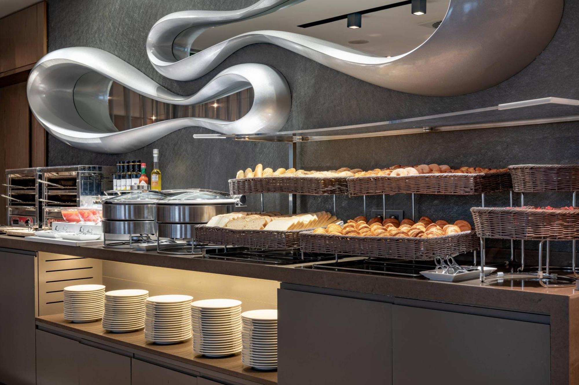 Hotel Ac Atocha By Marriott Madri